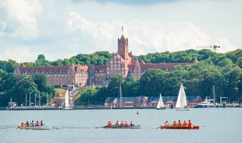 Beeindruckende Kulisse auf der Flensburger Förde für die Teilnehmer der Coastal-Rowing-Regatta.
