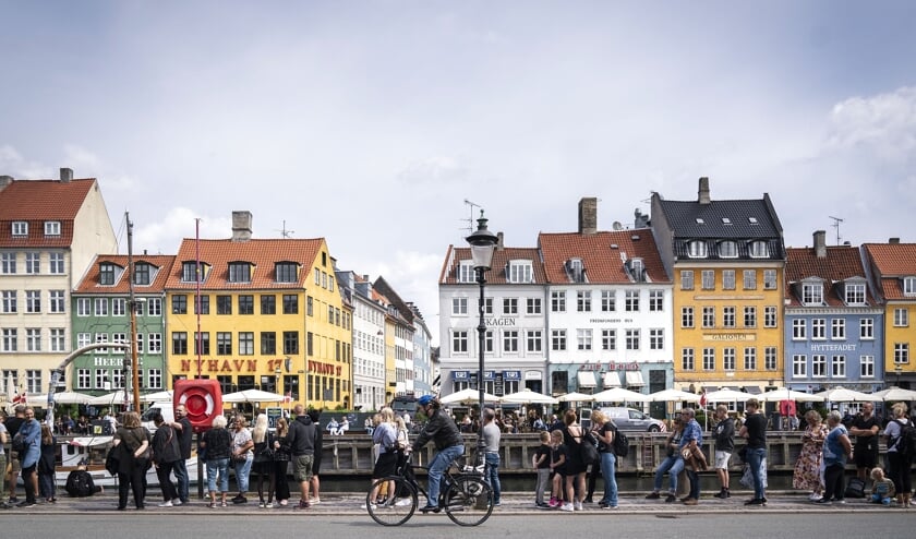Turisterne - både de danske og de udenlandske - har overnattet på danske hoteller, feriecentre og campingpladser som aldrig før i juni måned og første halvår i det hele taget.