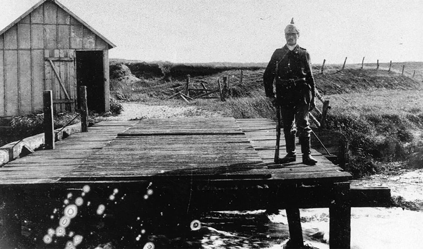 En tysk grænsesoldat, da grænsen mellem Danmark og Tyskland løb langs Kongeåen.