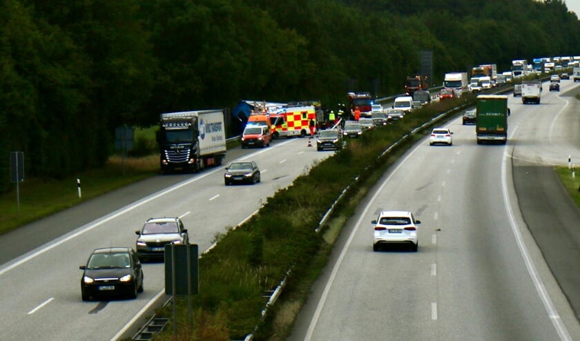 Ambulancer og en akutlæge blev sendt til uheldsstedet sammen med to frivillige brandværn. Foto: