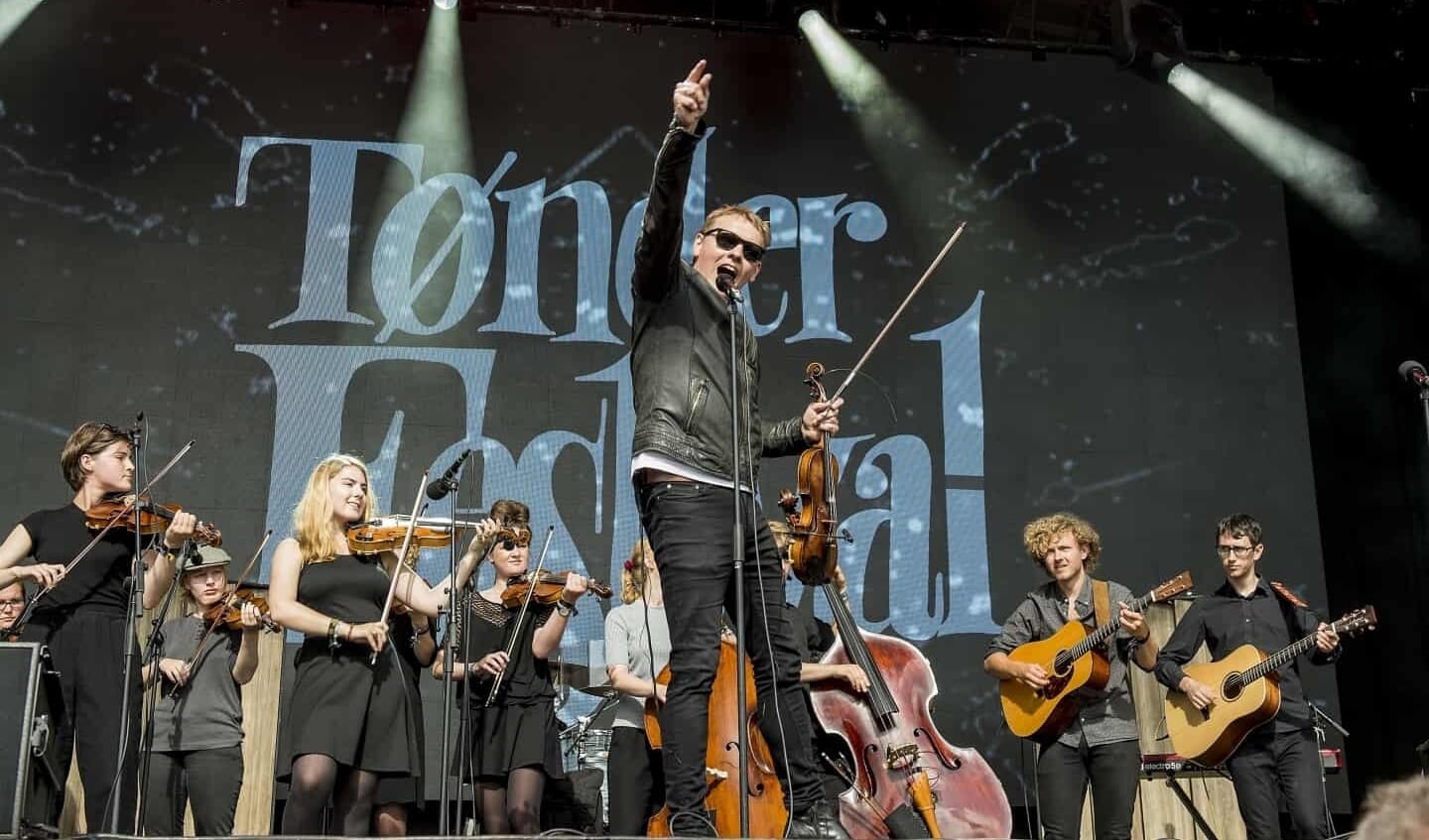 Når Tønder Festival åbner på torsdag klokken 12.00, bliver det første gang i tre år, at der igen er musik på pladsen. 