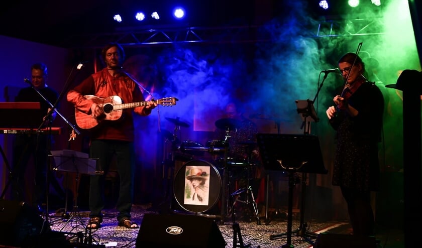 Rolling Thunder Band under en koncert i Dagebøl. Foto: