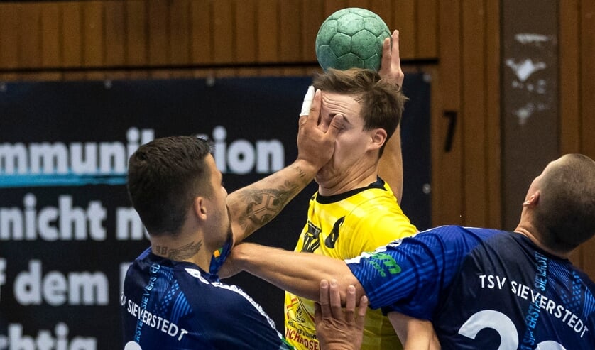 Oft war die starke Deckung des TSV Sieverstedt Endstation für die HSG-Angreifer.