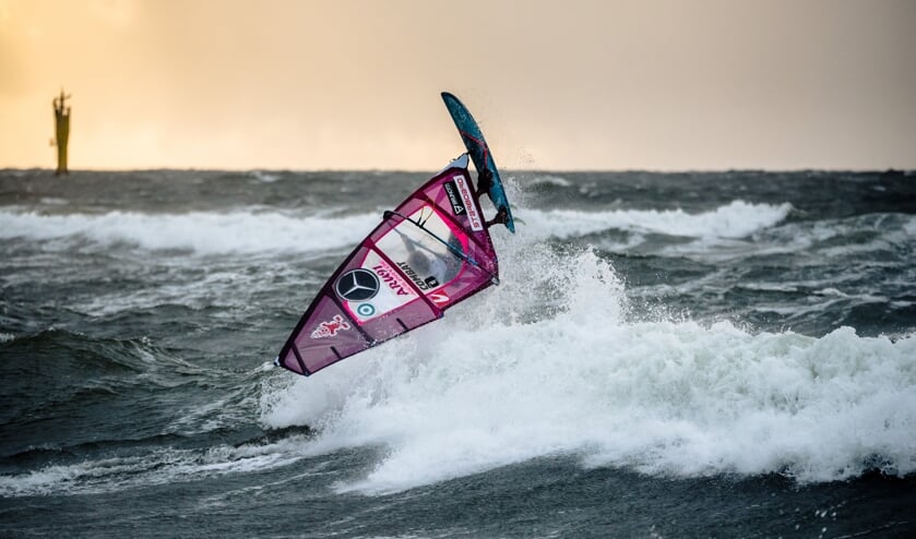 Die Nordsee vor Sylt gilt als eines der anspruchsvollsten Surfreviere, selbst bei der Weltelite der Windsurfer.