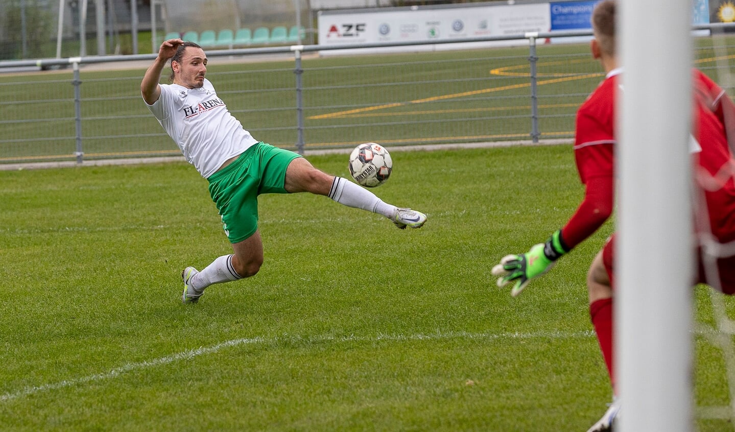 Pascal Hylla und IF Stjernen Flensborg steigerten sich im zweiten Durchgang gegen den Osterrönfelder TSV.