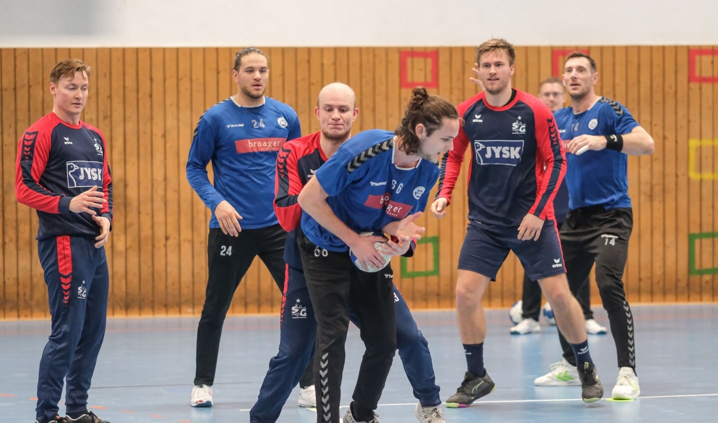 Hohe Intensität war angesagt beim gemeinsamen Training von SG Flensburg-Handewitt und SønderjyskE. Mittendrin war auch Melf Hagen vom DHK Flensborg.