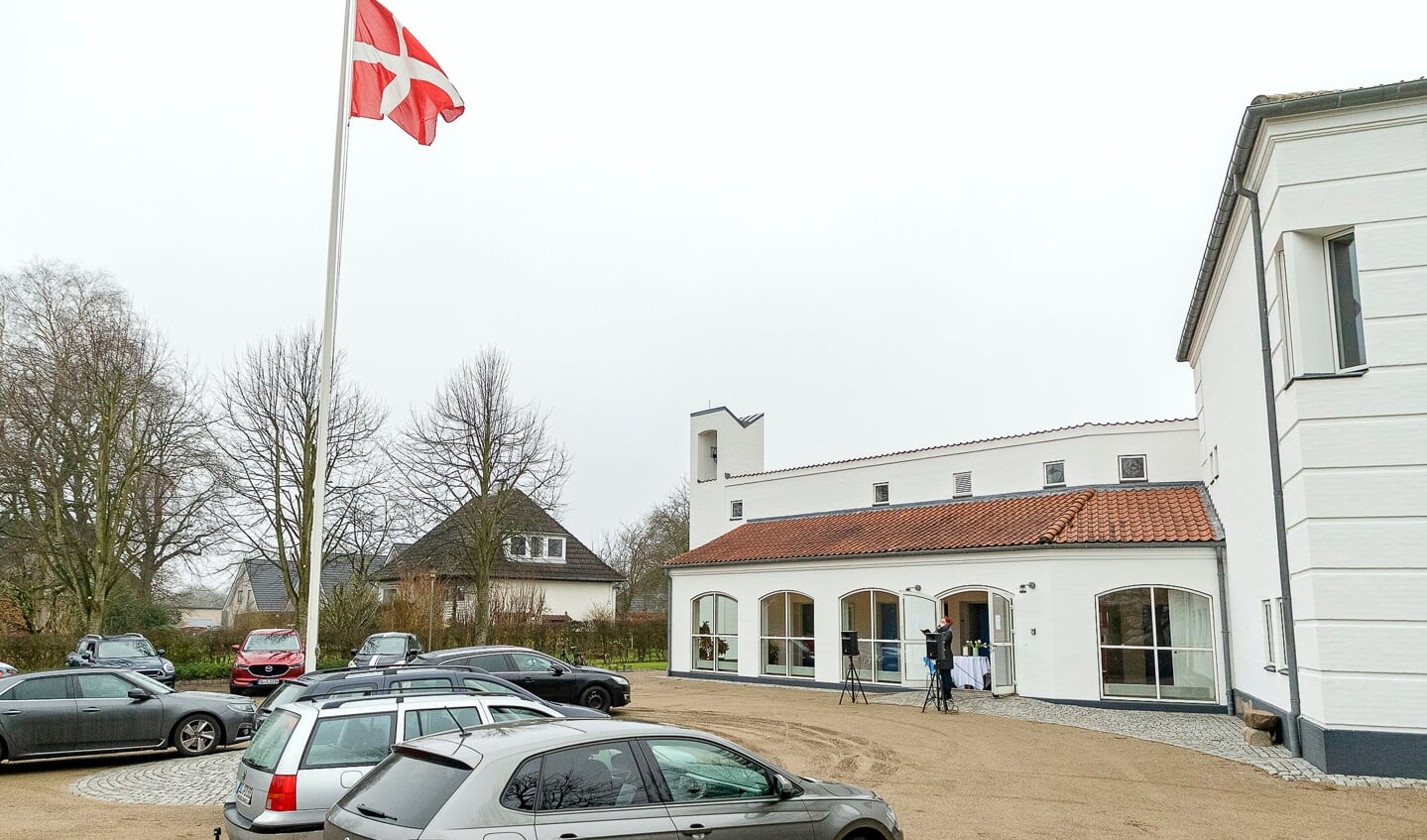 Den danske menighed i Harreslev, som her er inviteret til coronagudstjeneste i bil i januar 2021, har ønsket at have sin præst på fuld tid. Det ønske er nu efterkommet. 