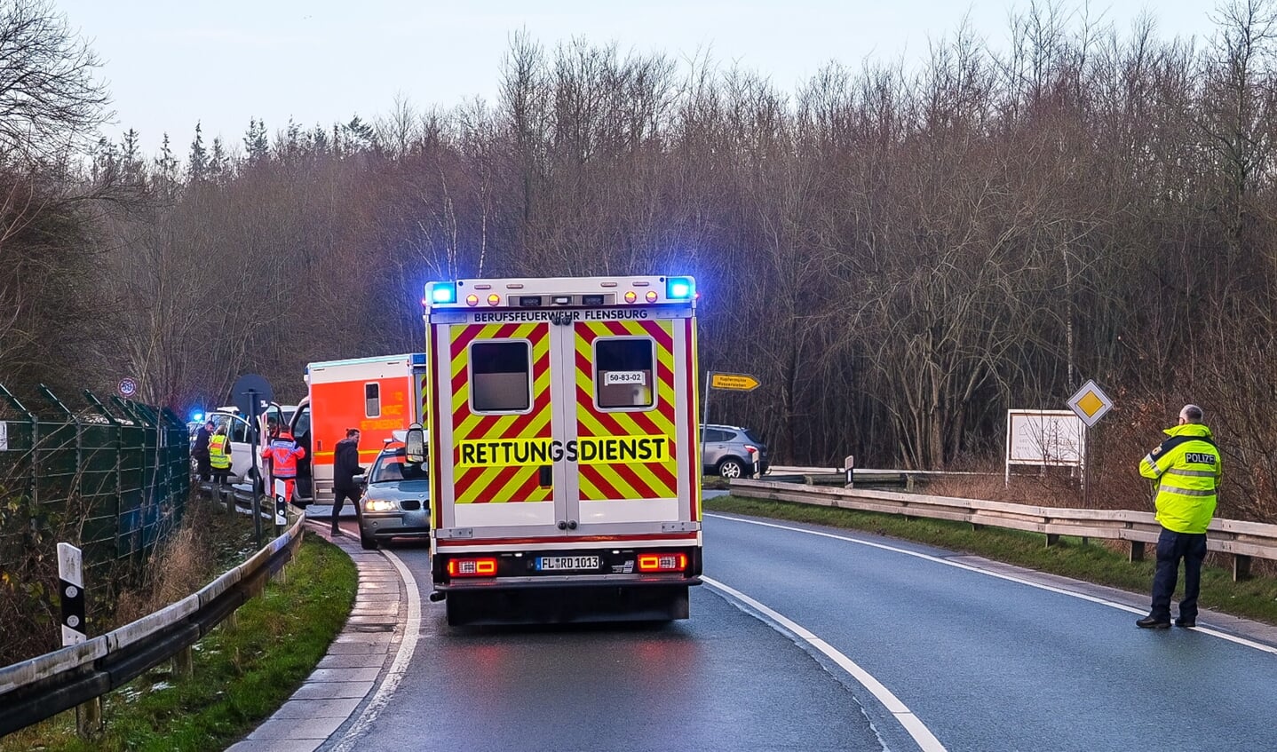 To ambulancer blev sendt til uheldsstedet. Dog var der kun brug for den ene. Foto: