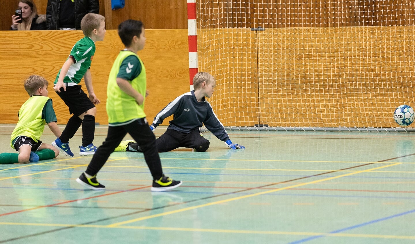 SdU afholdt lørdag afsluttende indefodboldstævne for de mindste. Foto: