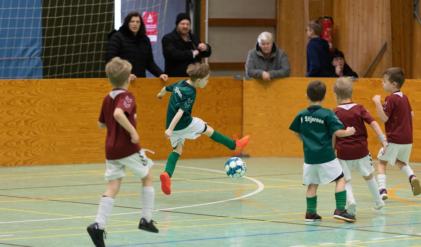 SdU afholdt lørdag afsluttende indefodboldstævne for de mindste. Foto: