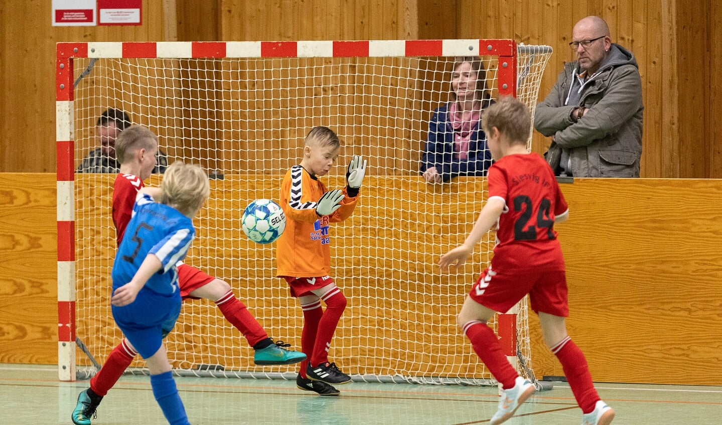 SdU afholdt lørdag afsluttende indefodboldstævne for de mindste. Foto: