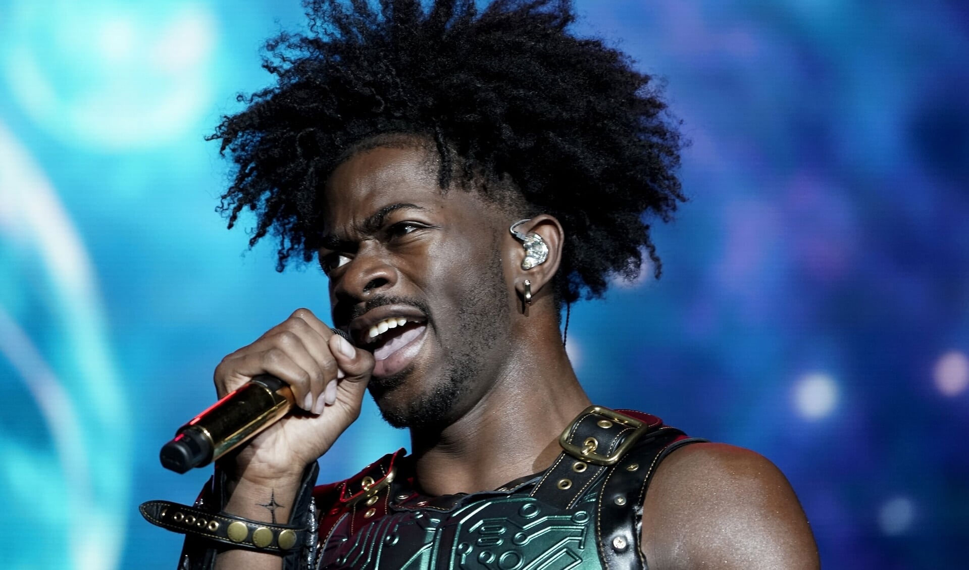 Lil Nas X under en koncert i Mexico City i november 2022. Den kommende sommer optræder han på Roskilde Festival. Foto:
