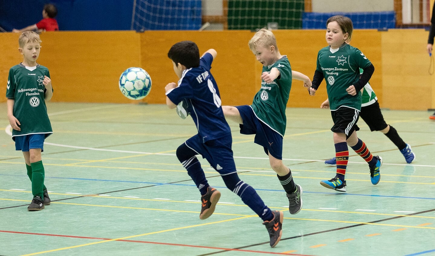 SdU afholdt lørdag afsluttende indefodboldstævne for de mindste. Foto: