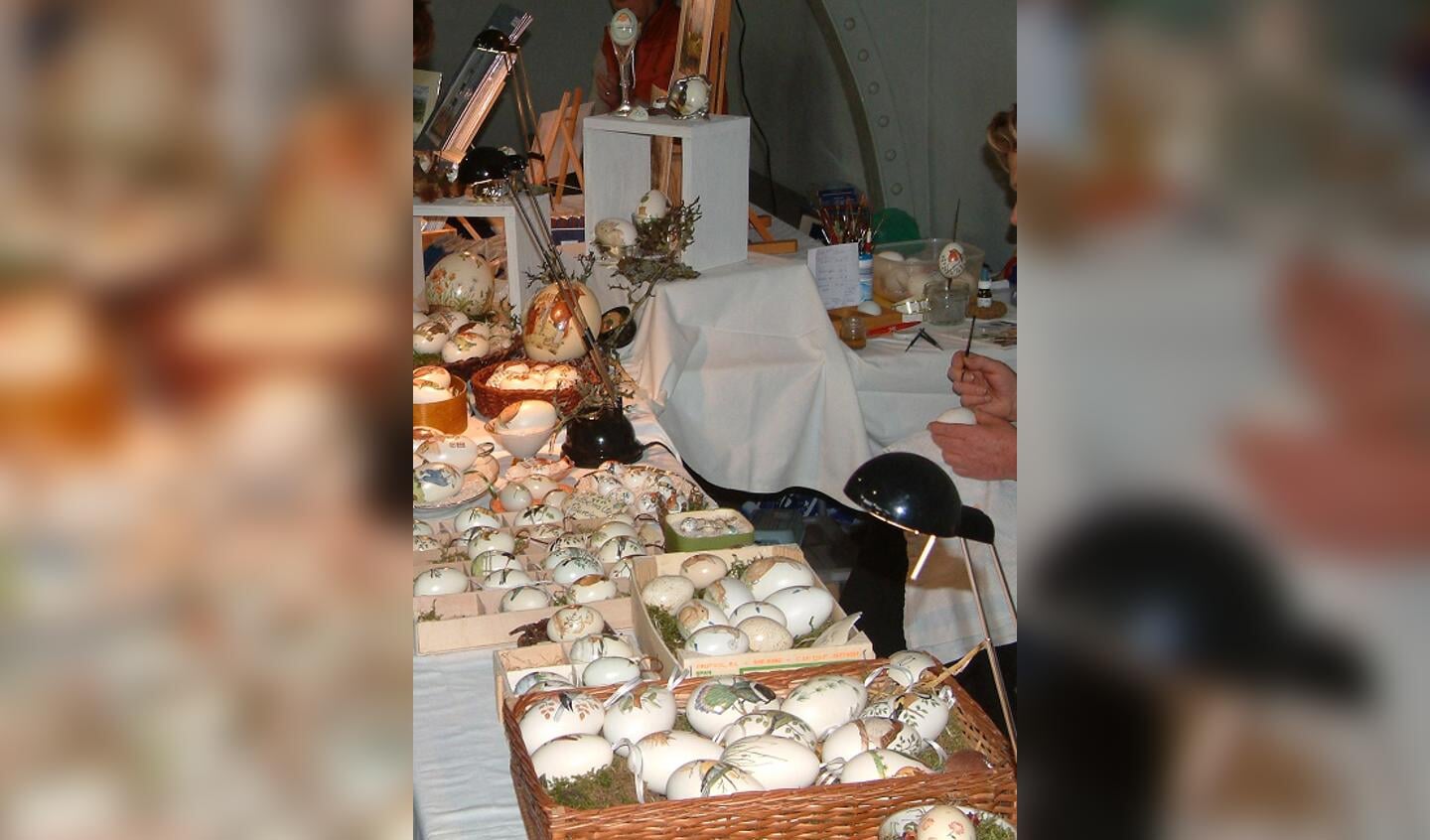 Kunsthandwerk zur Osterzeit: In der Nordmarkthalle können Gäste des Marktes auch beim Machen zuschauen. Foto: