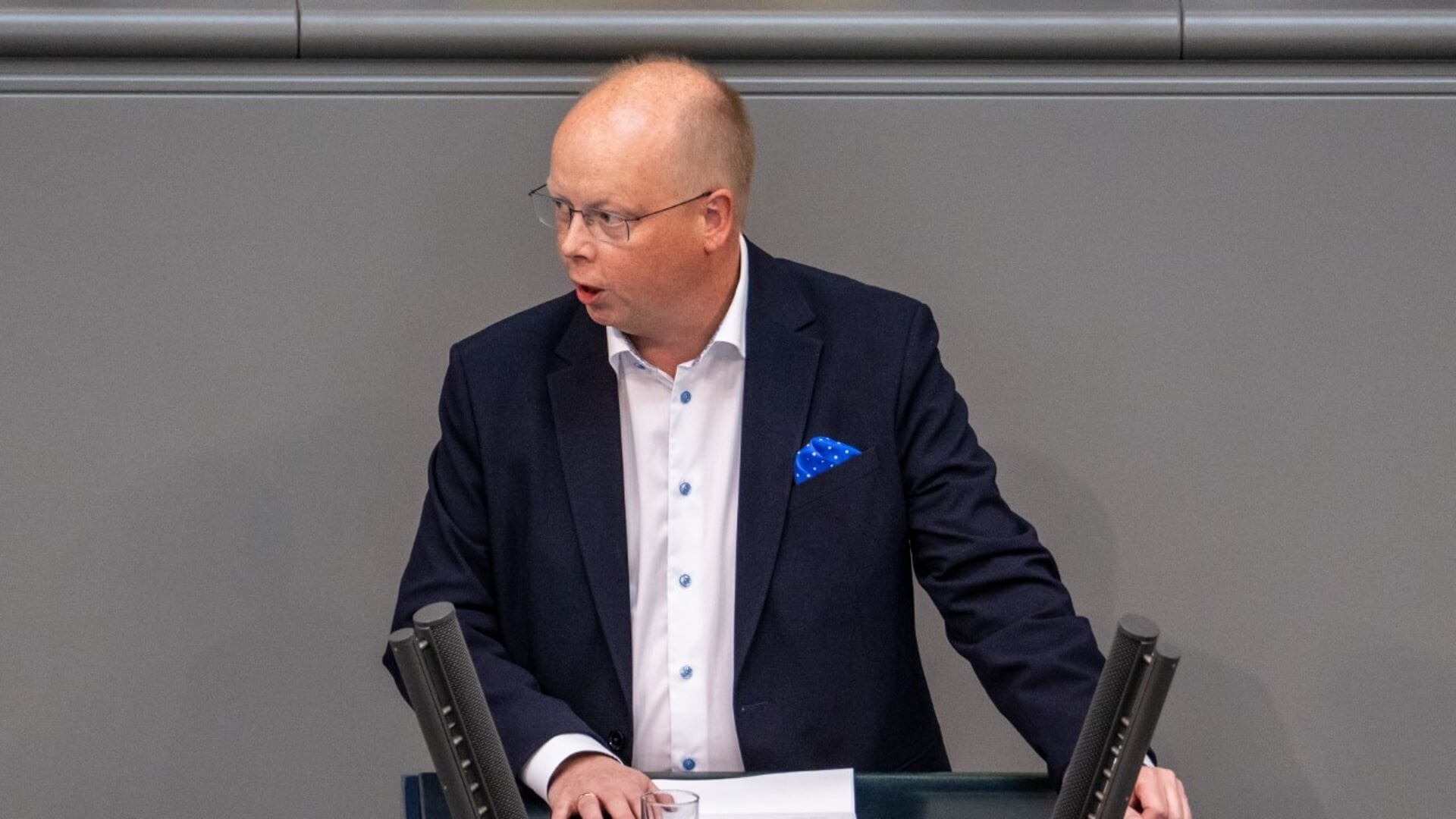 SSW og Stefan Seidler blev genstand for en større debat, da et flertal i Forbundsdagen fredag ændrede valgloven. Pressefoto: