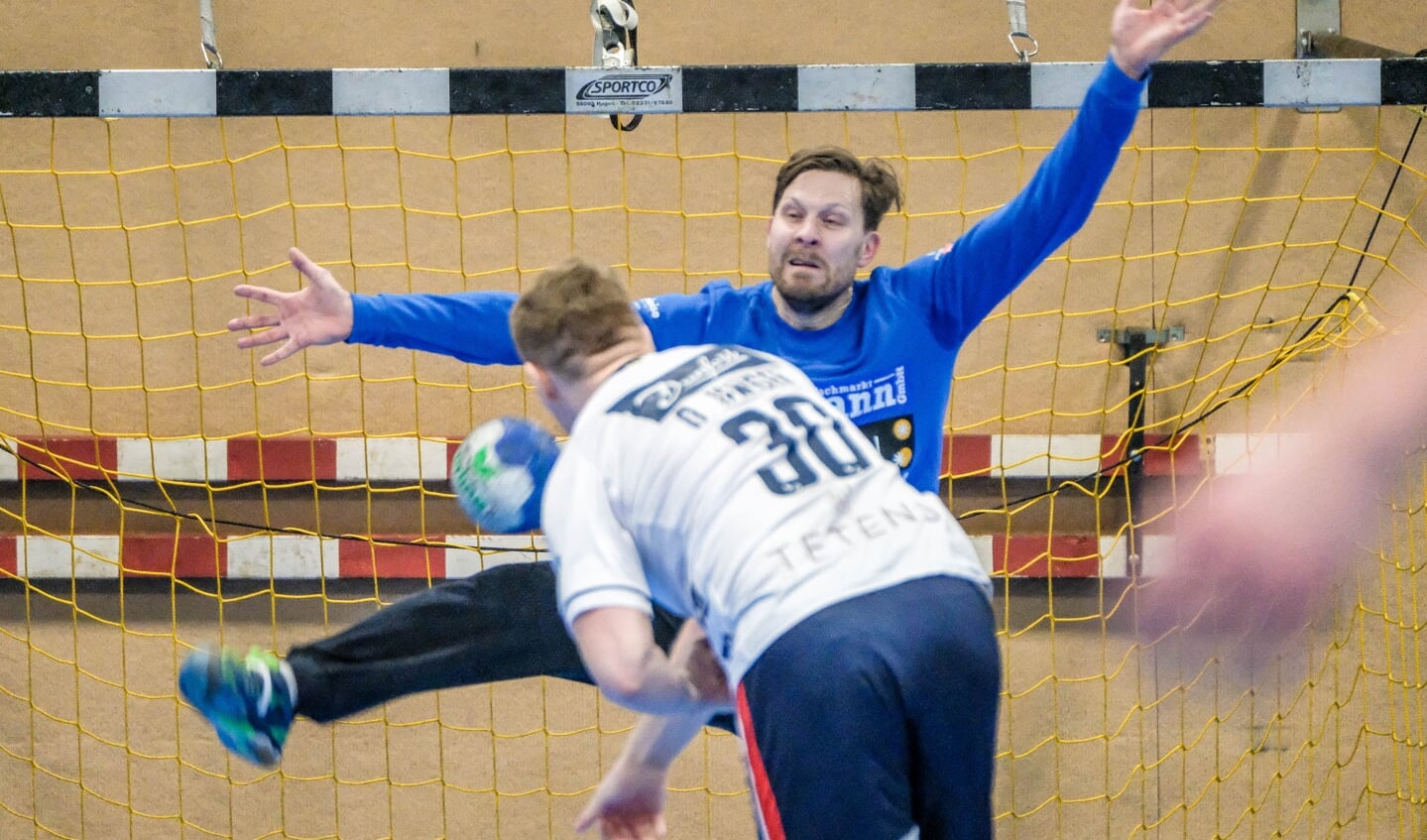 TSV-Keeper Tim Lübker kaufte der SG Flensburg-Handewitt um Schütze Ove Jensen gleich drei Strafwürfe ab und lieferte insgesamt eine starke Vorstellung ab.