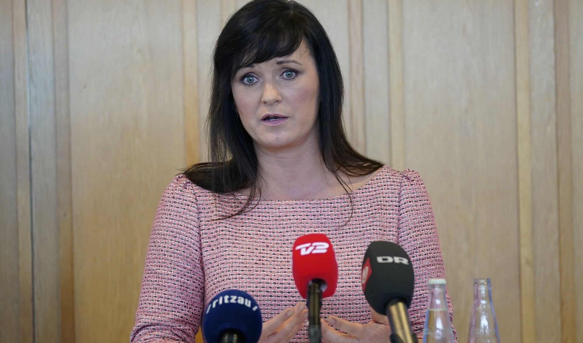Danmarks indenrigs- og sundhedsminister Sophie Løhde (V) er rystet over historier om for lange ventetider hos kræftpatienter.