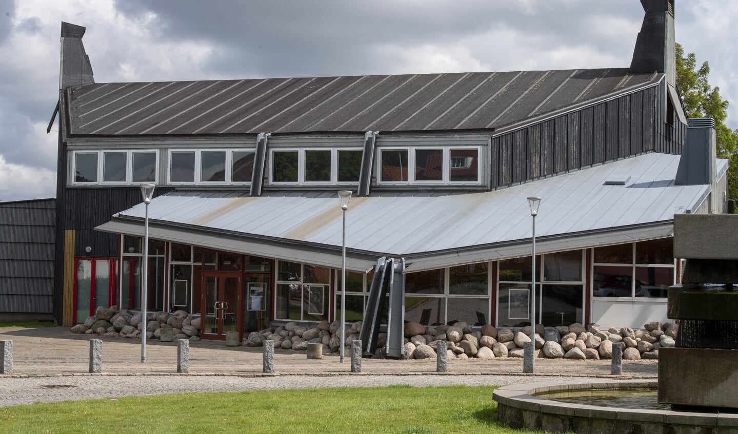 Der skal komme nyt liv i den markante bygning, der tidligere husede Musik- og Teaterhøjskolen i Toftlund. Arkivfoto: