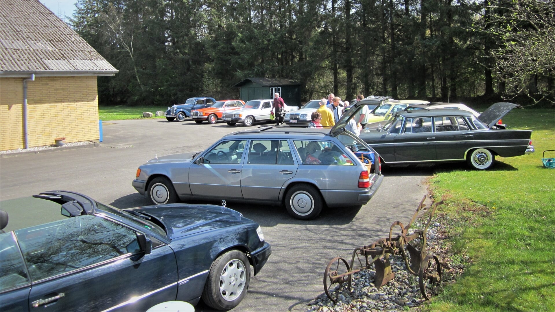 Flere årtiers Benz-historie mødtes den 1. maj til en køretur og masser af hygge.