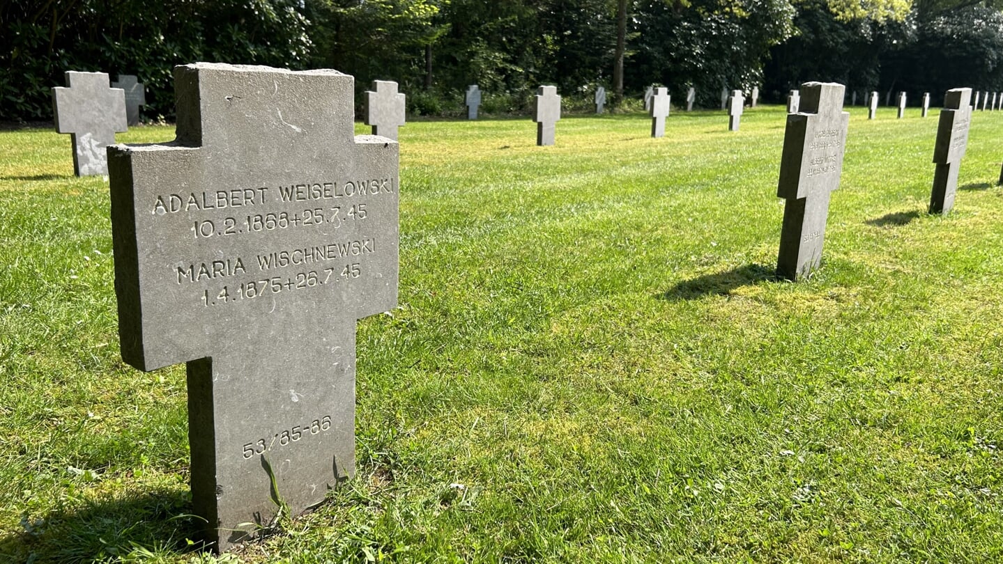 Tusindvis af tyskere kom aldrig hjem til Tyskland. De ligger blandt andet begravet på den tyske kirkegård i Oksbøl i Vestjylland. Foto:
