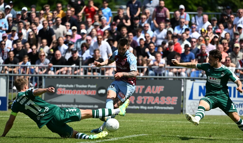 Marcel Cornils kam einem Tor für den SC Weiche Flensburg 08 noch am dichtesten.