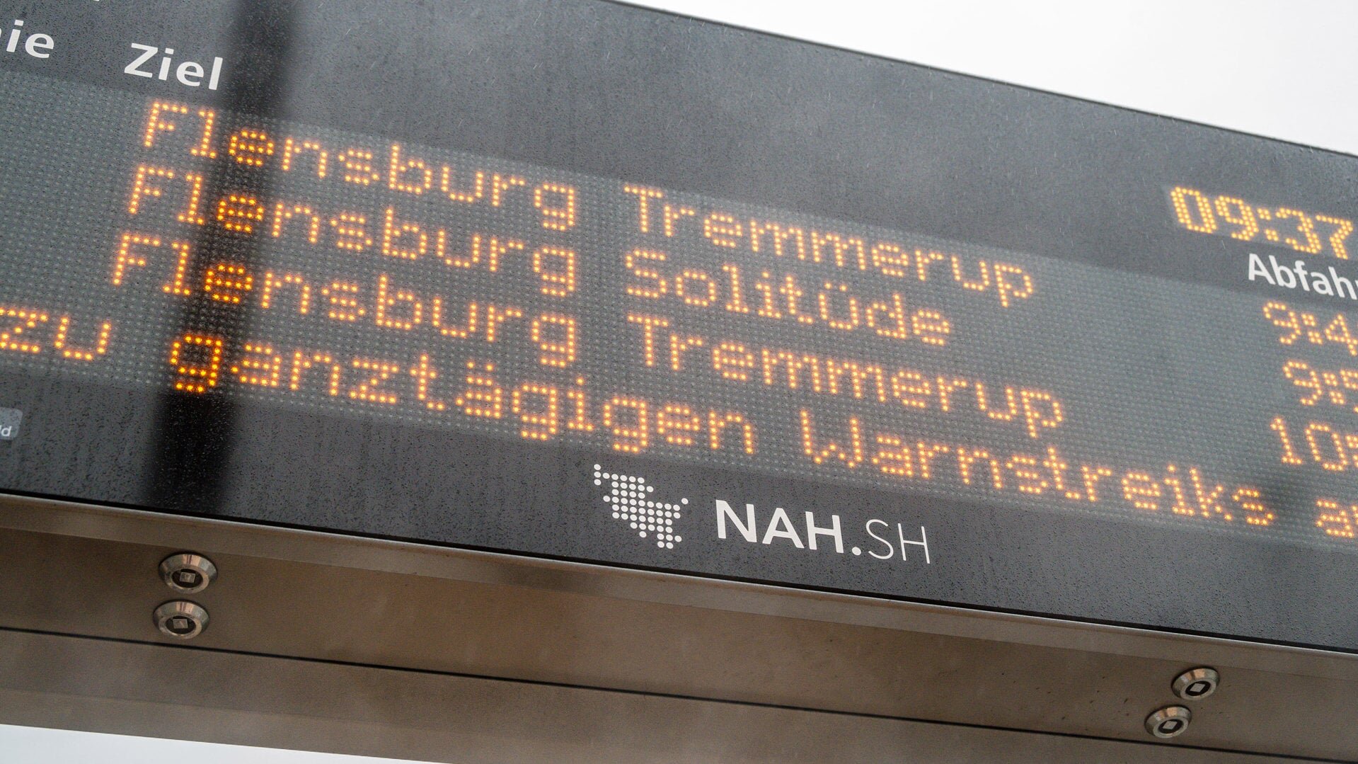 Passagererne i Flensborg risikerer ikke længere at blive mødt af dette budskab. Foto:  