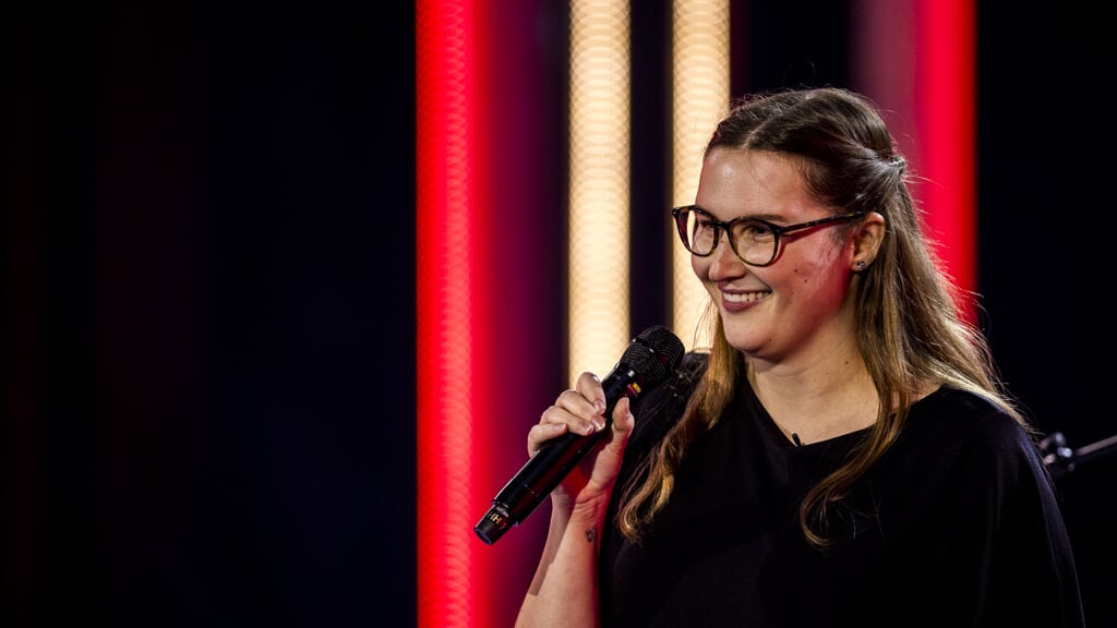 28-årige Helene Frank deltager i X Factor på TV 2. I øjeblikket venter seerne på at finde ud af, om hun er gået videre til liveshowsene. Foto: