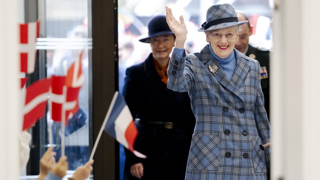 Dronning Margrethes første officielle opgave i sit nye virke var 7. februar, hvor hun var med til at indvie nye lokaler på Prins Henriks Skole på Frederiksberg. (Arkivfoto).