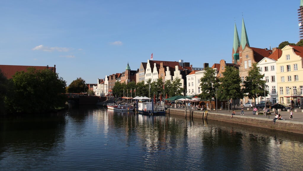 Skønne og hyggelige lokaler ved floden Trave i Lübeck. Foto: