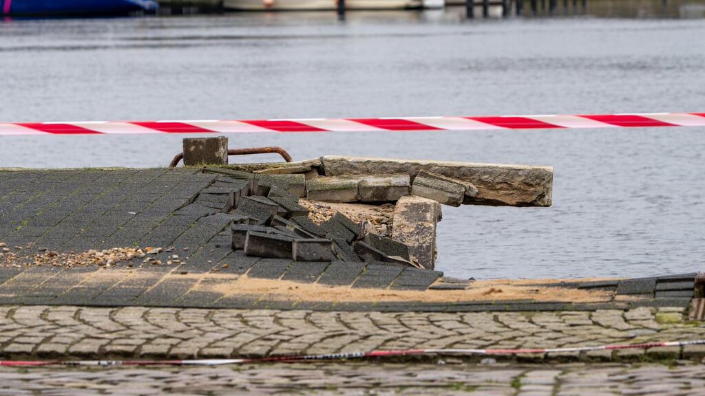 Dele af kajanlægget i Flensborgs havn har måttet lukkes efter stormflodsskader. Og det har allerede kostet dyrt for virksomhederne ved havnen. Foto: