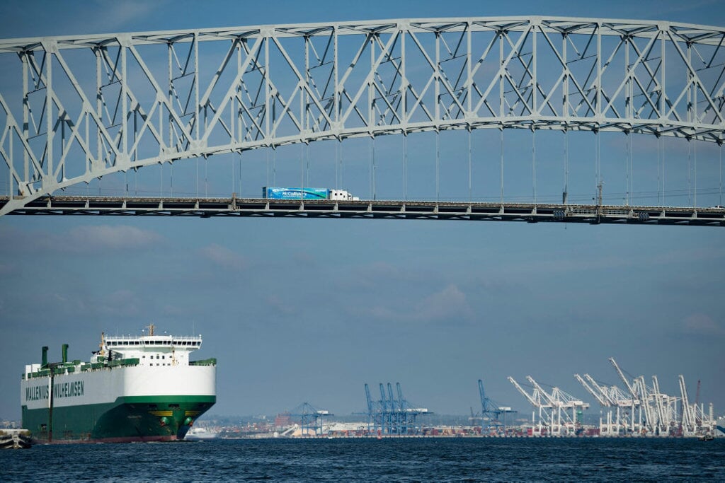 Francis Scott Key Bridge krydser Patapsco River i Baltimore. Billedet her er fra før ulykken. Arkivfoto: 
