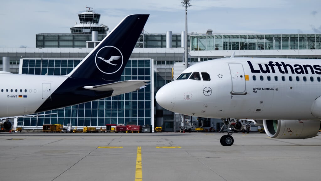 Lufthansa-fly står på startbanen i Münchens lufthavn. Arkivfoto: