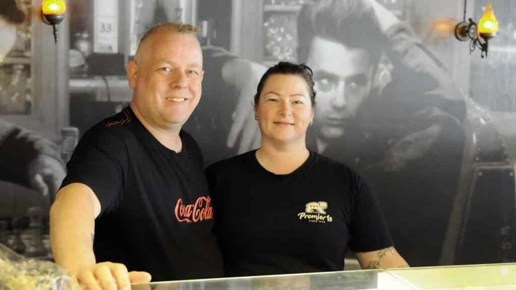 Kenneth Sørensen og Betty Laursen drev en årrække Café Retro på Lakolk, der nu åbner op som Café Retro Brøns Kro. Arkivfoto: 