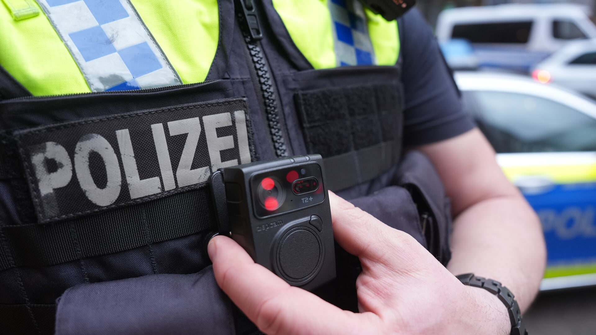 In Schleswig konnte die Polizei einen 33-Jährigen festnehmen, der zuvor in einem Jobcenter Mitarbeiter bedroht hatte. Foto: