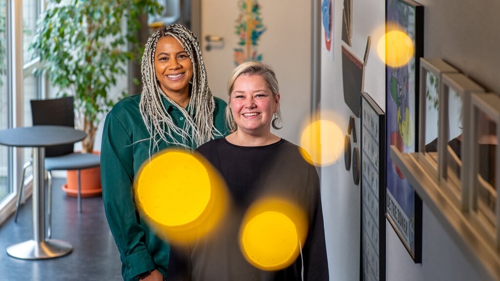 Souschef Jennifer Causey og leder Lena Körner er enige om, at vægte arbejdsmiljøet i institutionen højt. Det er vigtig, at personalet også kan lægge arbejdet fra sig, mener de. Foto: