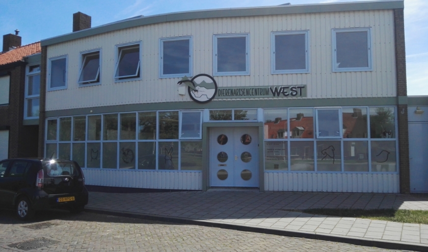 Dierenartsencentrum West in Oostburg is van mening dat de zorg voor dieren belangrijk is, ook nu.