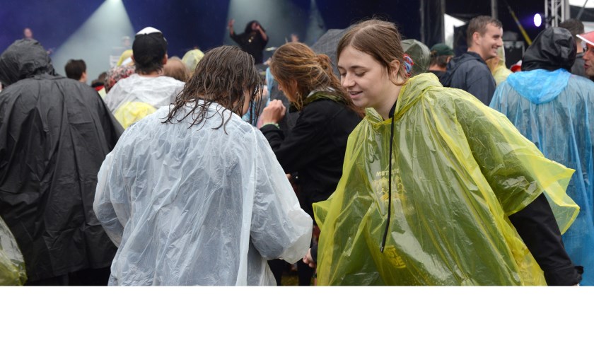 Ondanks de regen vermaakten de bezoekers zich opperbest. Foto Peter Verdurmen