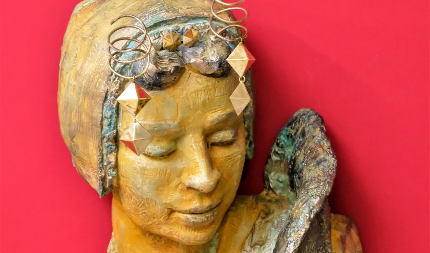 De expositie Beeldschoon in Het Warenhuis wordt in januari extra in het zonnetje gezet met een vertelcafé en rondleidingen.