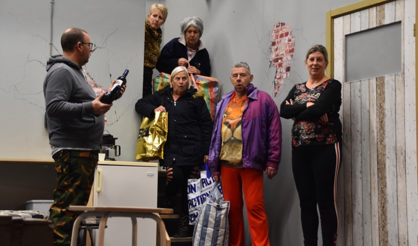 Toneel Steen speelt 'De Kat in de Kelder'.
