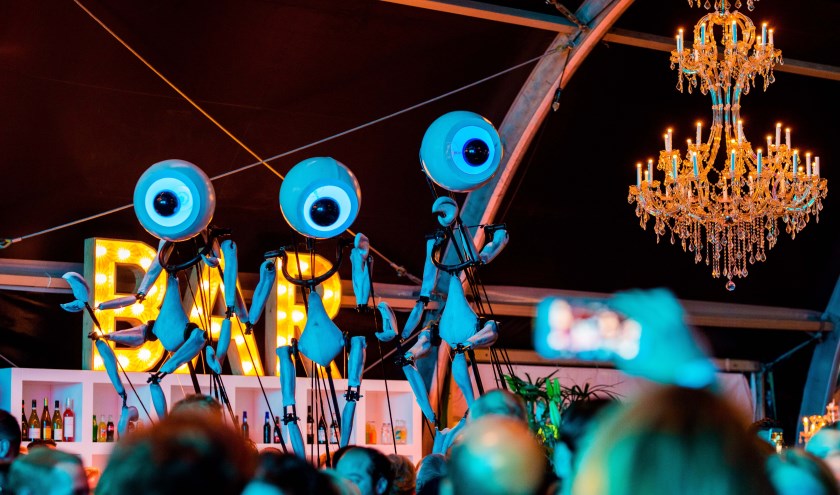 Enkele i-Puppets zullen als reusachtige 'oogpoppen' voor spektakel zorgen tijdens de zesde Hulst by Lightrun.