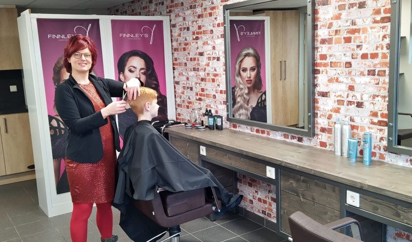 Na vijftien jaar als thuiskapster te hebben gewerkt, opent Patricia Verbraeken op zaterdag 4 januari haar eigen kapsalon aan de Hogeweg 11 in Hulst.