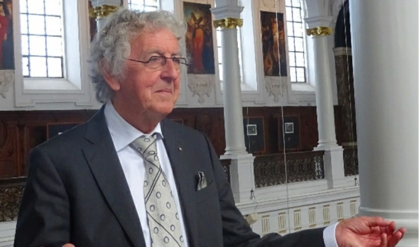 Anton de Kort (74) uit Hulst viert dit jaar zijn vijftigjarig (kerk)koorleiderschap voor de parochie Maria Sterre der Zee.