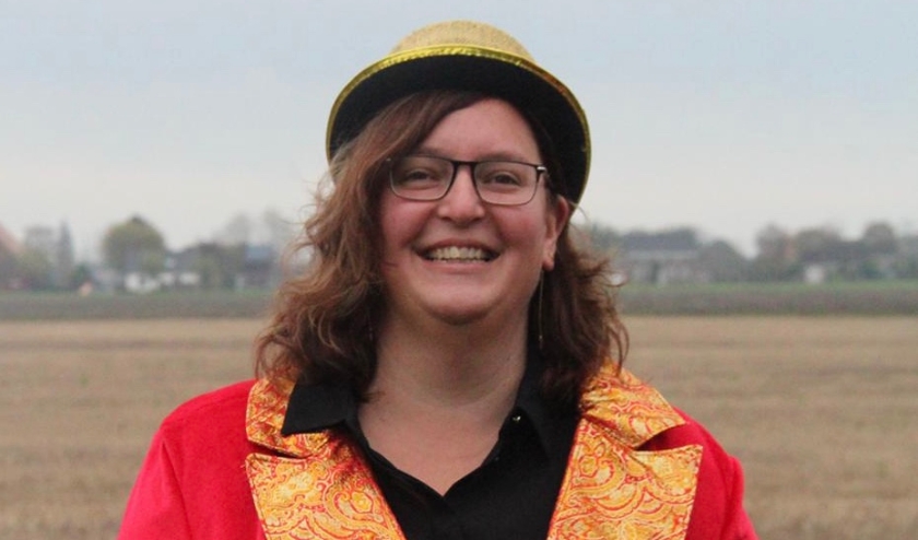 De 42-jarige Natascha Janssen is de nieuwe Prinses van carnavalsvereniging d’Ossekoppen uit Ossenisse. Ons Natas leidt de vrouwelijke Raad van Elf van de Snis.