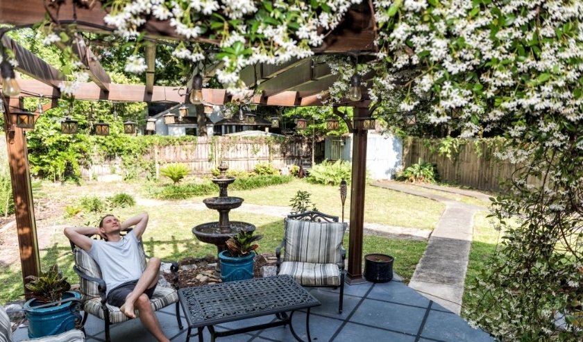 Onbezorgd genieten in je tuin? Zorg ervoor dat je 's avonds waardevolle spullen goed opbergt indien mogelijk.