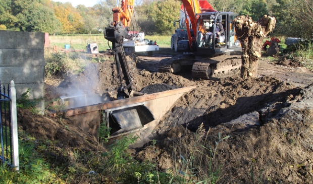 <p>Vervanging vaste stuw door een beweegbare stuw, aan de Petronella Moensstraat</p>