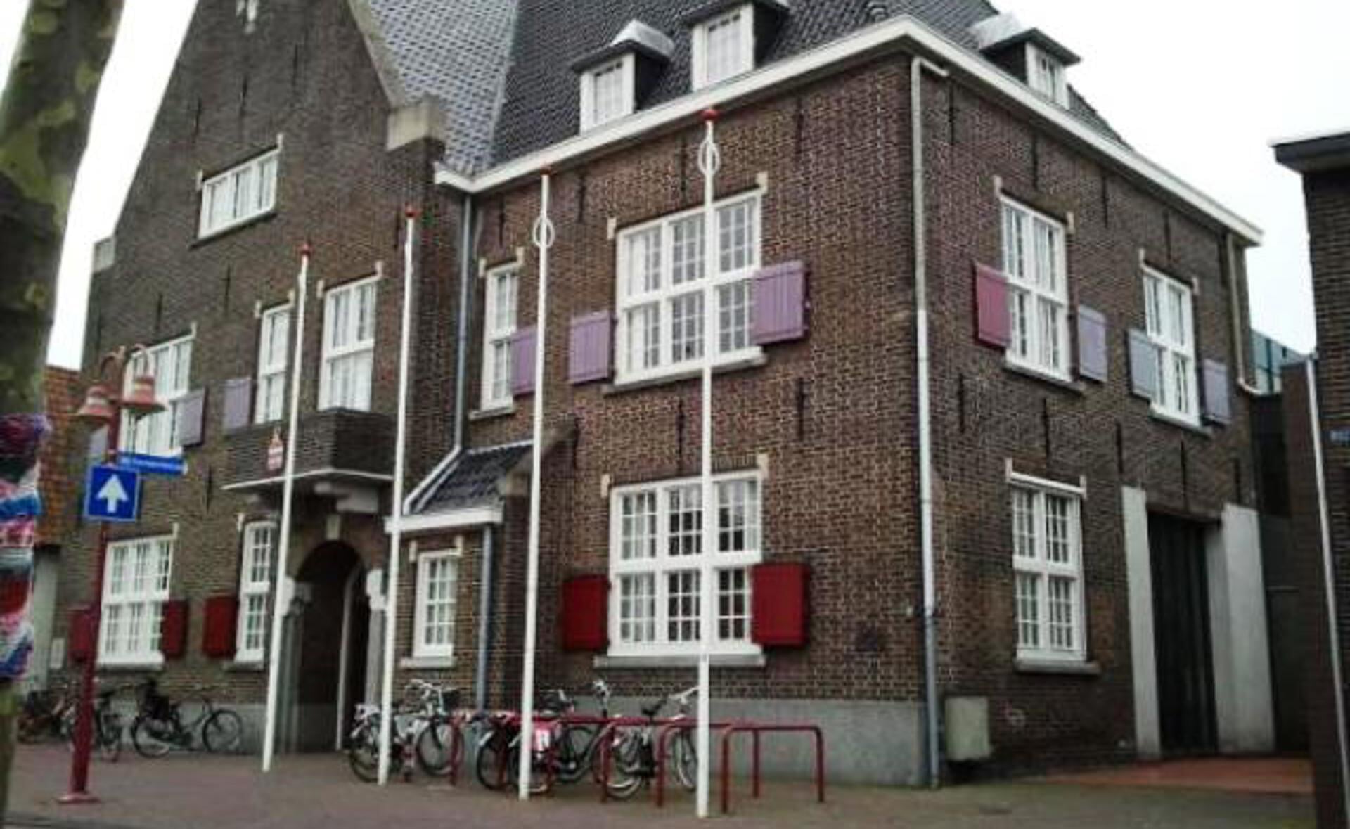 Het gemeentehuis van Boxtel blijft ook na de jaarwisseling bereikbaar voor inwoners van deze gemeente. Het ambtenarenkorps gaat nauw samenwerken met de medewerkers van de gemeente Sint-Michielsgestel.