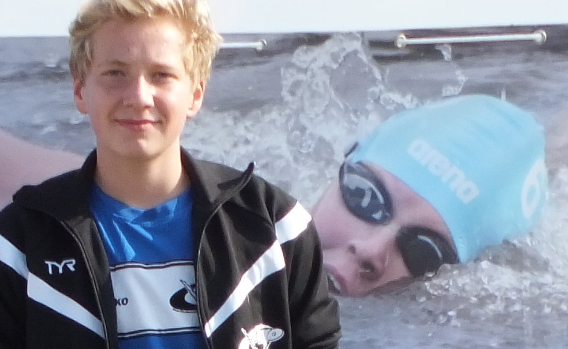Luc van Eijndhoven (12) debuteerde afgelopen weekeinde tijdens het NK zwemmen in Amsterdam. 