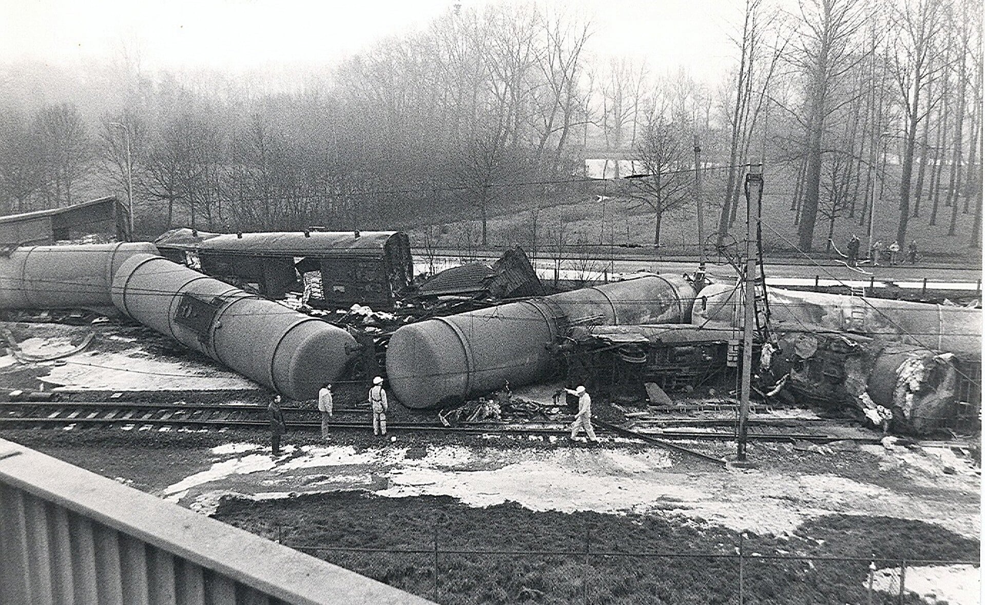 Het drukke treinverkeer rond Boxtel is regelmatig onderwerp van discussie. In 1989 ontspoorde een goederentrein ten zuiden van het station. (Foto: Piet van Oers).