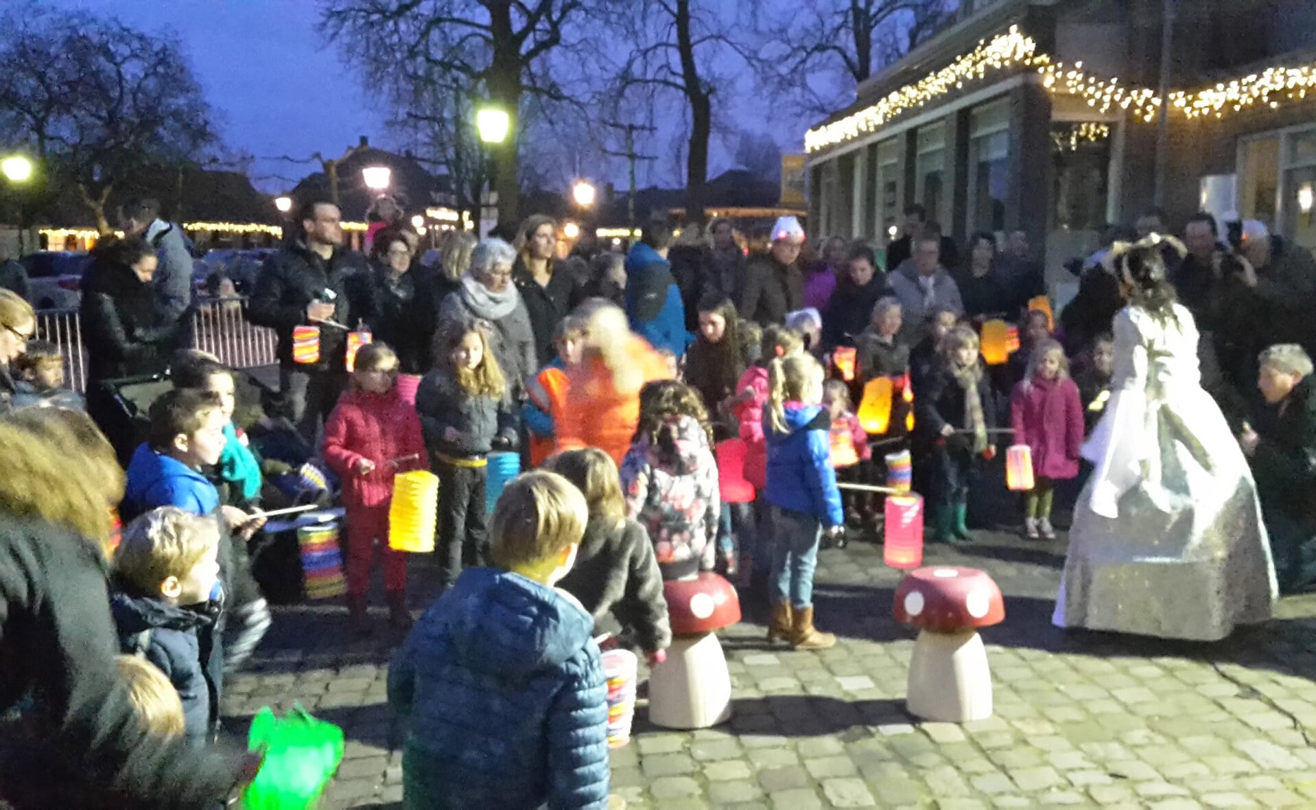 Een prinses hielp de Liempdse kinderen roepen zodat Woutertje Kabouterje tevoorschijn kwam. 