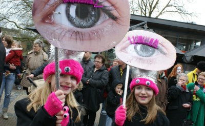 Twee deelnemers van de groep Buurtschap West weten wél wat ze zien... (Foto: Marc Cleutjens).
